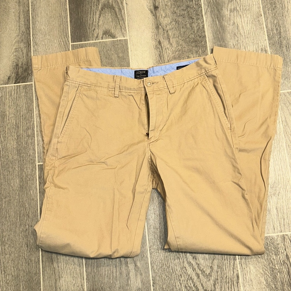 The Sutton Summerweight Chino Pants 29x32